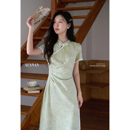 鹿向南「青山烟雨」新中式绿色国风短袖连衣裙女夏季收腰旗袍长裙 商品图2