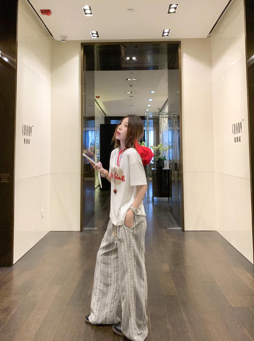 <曾小咸推荐>现货秒杀！卖完不补 ！微信打折价！苹果印花短袖T恤 日常129.99/件 立减70 秒杀59.99/件！！休闲宽松黑白格子高腰休闲裤 日常159.99 立减80 秒杀79.99！ 商品图9