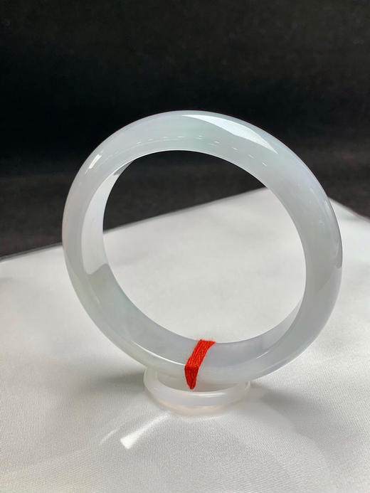 620565，56.5圈口，糯化淡蓝正圈平安镯，很淡的底色，接近白月光 商品图2