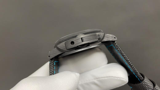 VS沛na海PAM01661，2020全新庐米诺系列碳纤维腕表44mm，碳纤维表壳，PAM1661，沛纳海，男士腕表，树脂纤维布表带，自动机械机芯，密底 基于正品original原本开模的Copy版本 商品图10