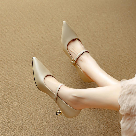 【预售5天】丝绸羊皮！秋季新款法式玛丽珍尖头一字带细跟高跟鞋女DB&M6516 商品图3