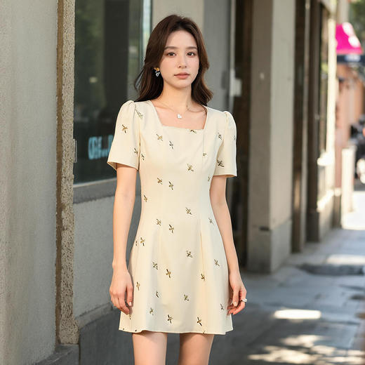 【清仓超15天不保价】大码女装2025夏季时尚减龄方领连衣裙胖妹妹气质刺绣设计裙子9952853511【1】 商品图1