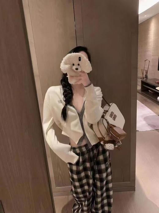 BT92-MIU MIU缪缪 刻字徽标拉链开合 帆布拼皮革 单肩手提包 （BT*ZJ）7.22直播款 商品图6