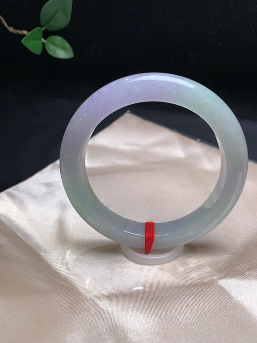 620561，60 糯冰底春彩手镯、清新秀气有特色，润润的 商品图2