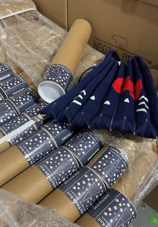 原单正品三丽鸥桶装百褶kitty猫单肩包
尺寸：36*33cm约200克重
代购500➕ 商品图2