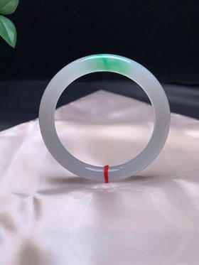 620560，53.5 飘绿圆条，底子细腻，飘一抹清新绿，清新秀气