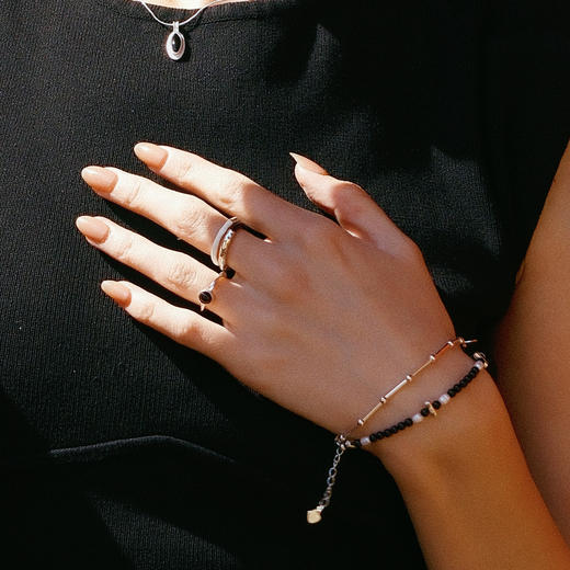 【夏季新款】alodia.co 品牌直发 夜珀黑玛瑙手链 925银万能叠戴素链百搭简约清冷感 商品图4
