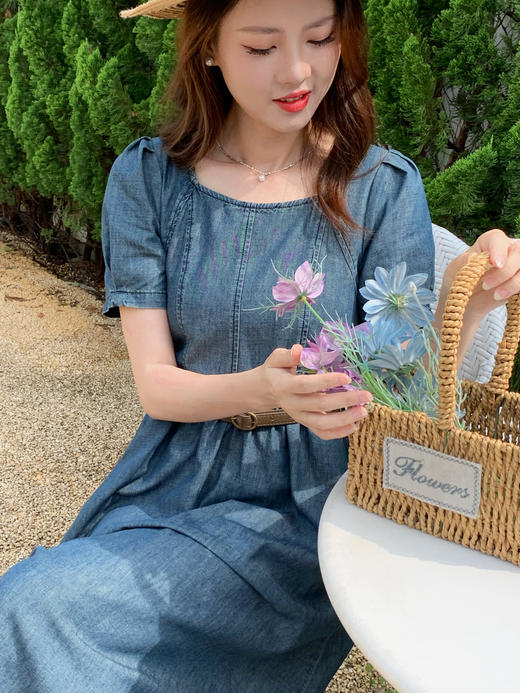 【百图lulu定制】【法式画报连衣裙】【赠腰带】法式 泡泡袖  方领牛仔 收腰连衣裙 商品图4