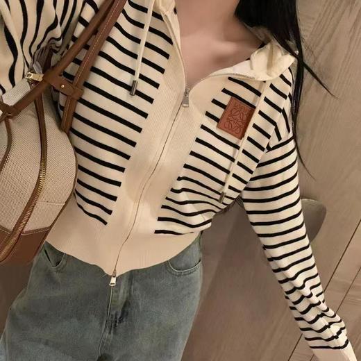 BT92-MIU MIU缪缪 刻字徽标拉链开合 帆布拼皮革 单肩手提包 （BT*ZJ）7.22直播款 商品图3