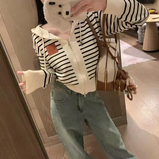 BT92-MIU MIU缪缪 刻字徽标拉链开合 帆布拼皮革 单肩手提包 （BT*ZJ）7.22直播款 商品图4