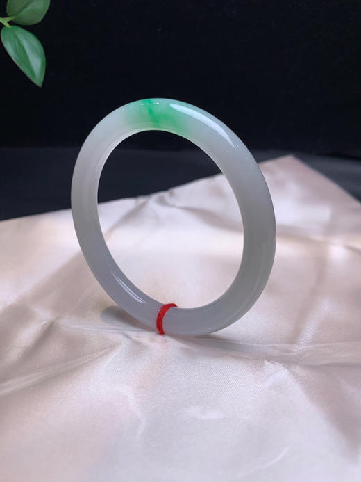 620560，53.5 飘绿圆条，底子细腻，飘一抹清新绿，清新秀气 商品图3