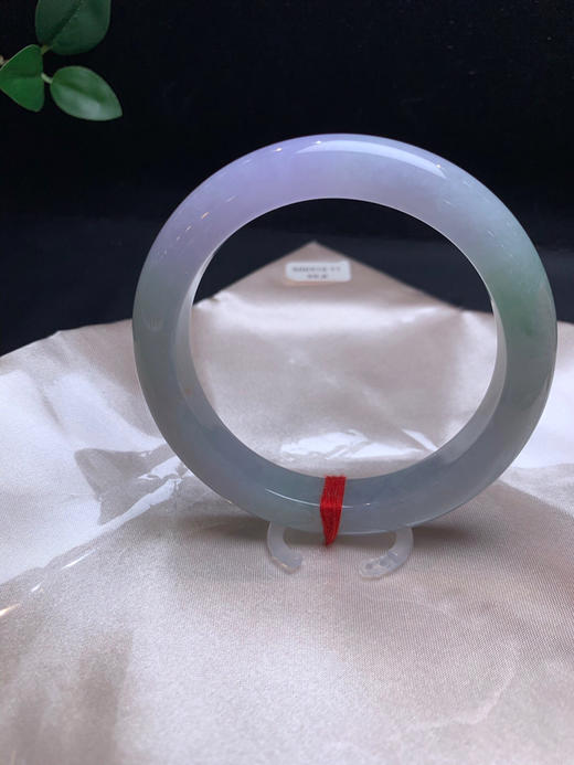 620561，60 糯冰底春彩手镯、清新秀气有特色，润润的 商品图1