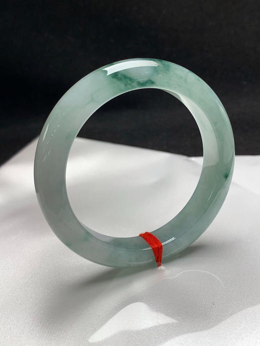 620564，56圈口，糯化飘花正圈平安镯，蓝底飘蓝花，种老水足 商品图1