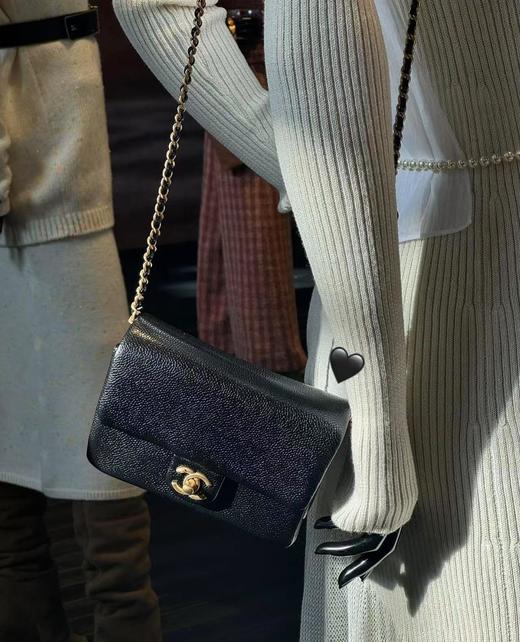 BT77-香奈儿 24K 金色金币金属徽标Logo皮穿链 小牛皮 单肩包 （BT*MM）7.22直播款 商品图3