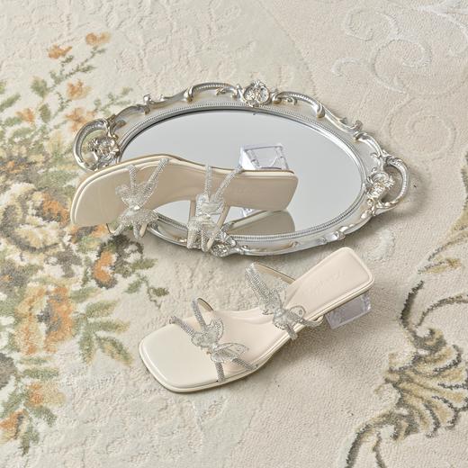 经典鲨2025夏季款仙女风甜美中粗跟立体蝴蝶时装凉鞋拖鞋女KW127-529051 商品图3