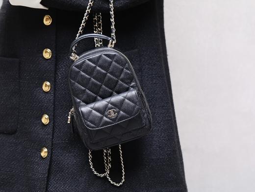 香奈儿  首款主打学院风的一款小背包  mini双肩背包 （LZ） 商品图14