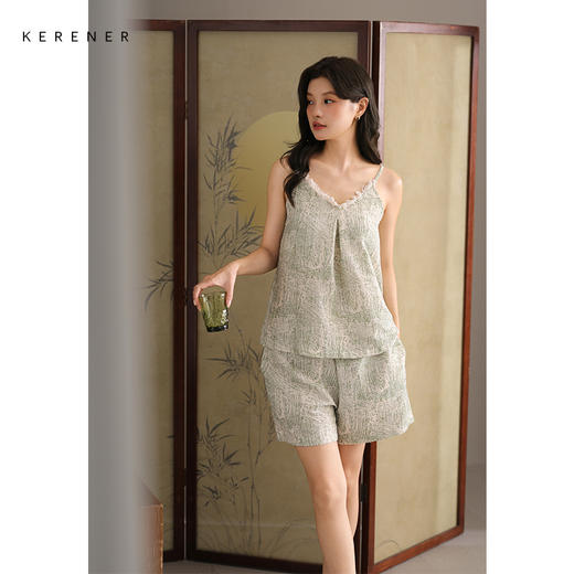 可人儿带bra泡泡绵女士吊带短裤睡衣夏季可外出家居服长裤三件套 商品图3