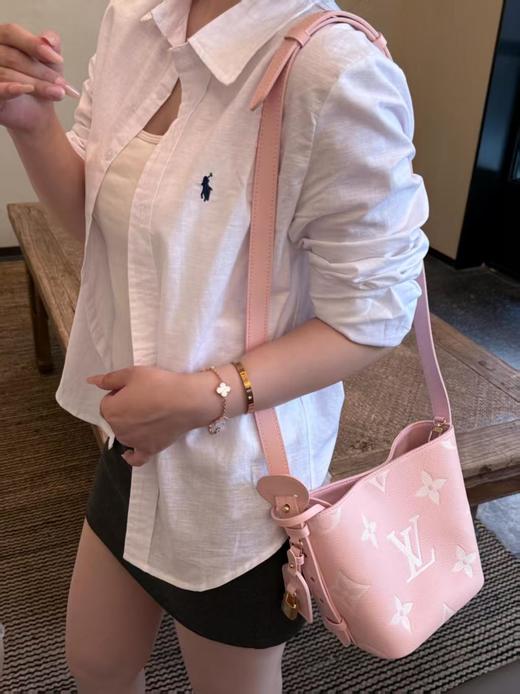 驴家LV ALL IN系列 金扣老花图案可调节肩带 小牛皮 水桶包手提包 女款 樱花粉（CB） 商品图3