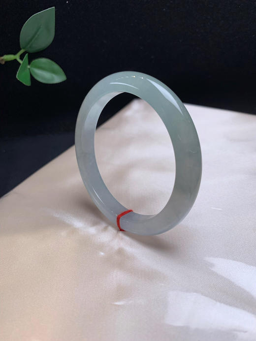 620567，55 冰晴底细条正圈，特别秀气，冰冰透透，一截颜色略深些，整条均匀 商品图2