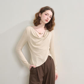 西遇串珠荡领不规则长袖T恤女秋季设计感收腰显瘦针织衫V2651147