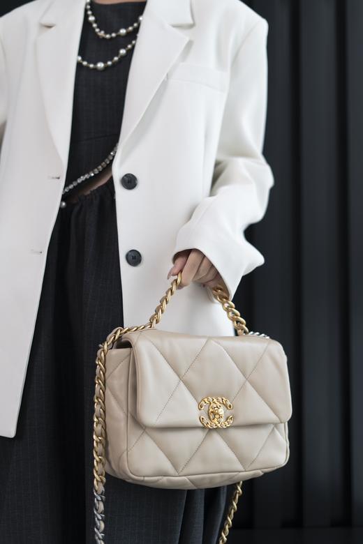 CHANEL香奈儿 19Bag 金扣翻盖双链条 羊皮 单肩斜挎包 小号 （LZ*MM） 商品图9