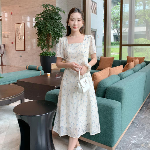 奢姿大码女装2025夏季减龄小碎花连衣裙胖妹妹时尚方领设计裙子9952890668 商品图1