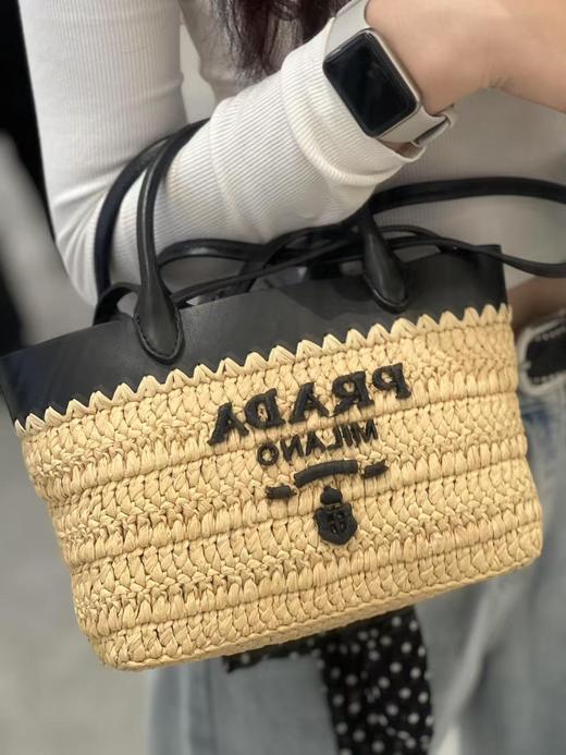 普拉达 新款草编迷你托特包（MM） 商品图6