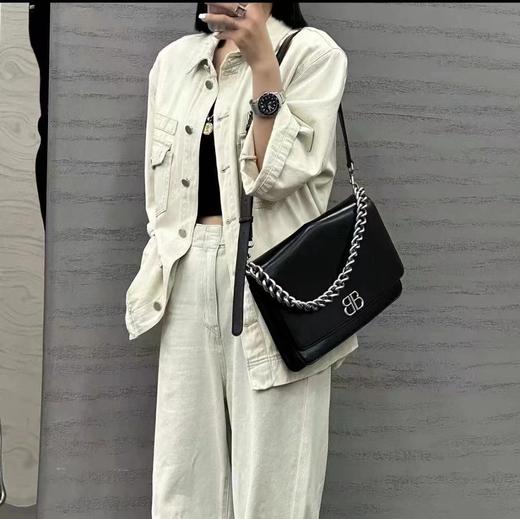 巴黎世家 新款23Fall的 BB Soft 系列  柔软超有质感！腋下包（LZ） 商品图7