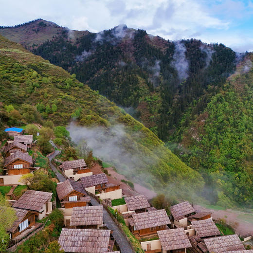 4天3晚【咏归川·九寨度假酒店】暑期可用！夏日套餐/私家小团行程可选！含专车接送机、下午茶、每日咖啡、藏式欢迎仪式，打卡九寨沟景区&体验藏地人文，感受九寨隐世秘境之内的地方藏寨美学~ 商品图9