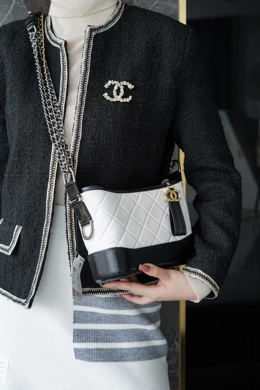 香奈儿-gabrielle hobobag流浪包小号 黑白菱格纹（LZ） 商品图2