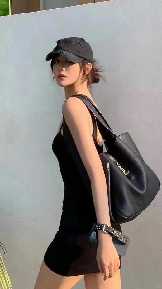 圣罗兰 bea鹿皮hobo托特，务必注意区分鹿皮不是普通牛皮，整只包赢就赢在了皮料上，一包两背，自重很轻出游日常皆可.（LZ）） 商品图7