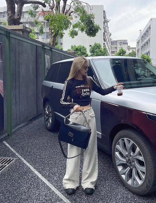 巴黎世家 新款23Fall的 BB Soft 系列  柔软超有质感！腋下包（LZ） 商品图5