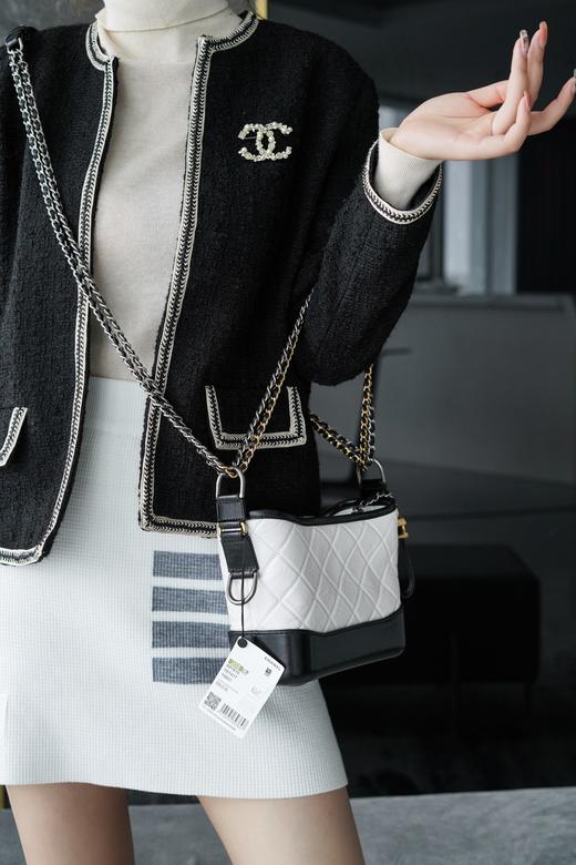 香奈儿-gabrielle hobobag流浪包小号 黑白菱格纹（LZ） 商品图4