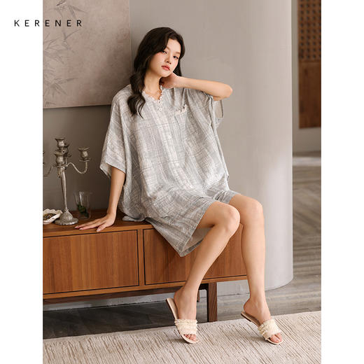 可人儿小众设计泡泡绵女士带胸垫睡衣夏季短袖可外出家居服三件套 商品图1