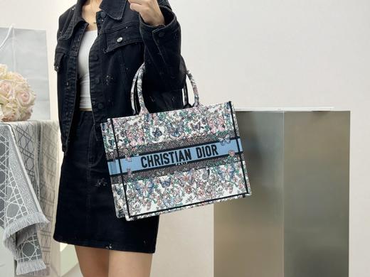 迪奥 印花刺绣 棉 托特包Tote包购物袋白蓝蝴蝶手提包 中号 （LZ） 商品图7