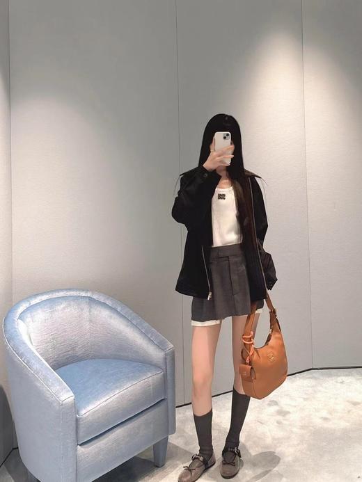 缪缪 新款腋下包 这款大包采用了时尚的蜻蜓线条设计（LZ） 商品图8