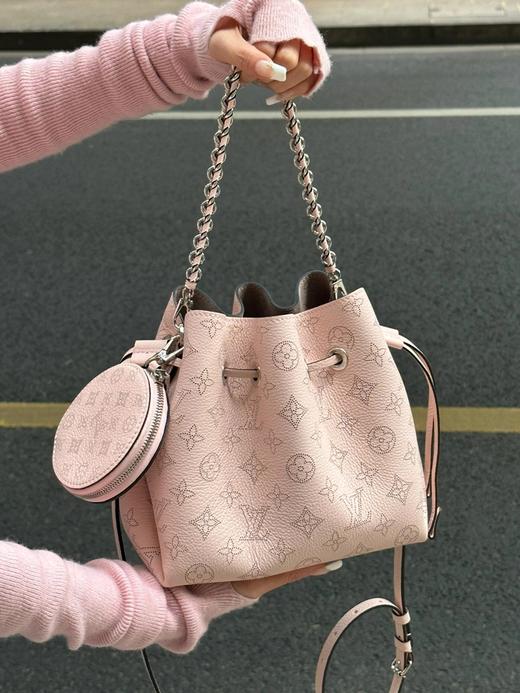 驴家 Bella 月光女神 粉色抽绳镂花 水桶包(JPH) 商品图4