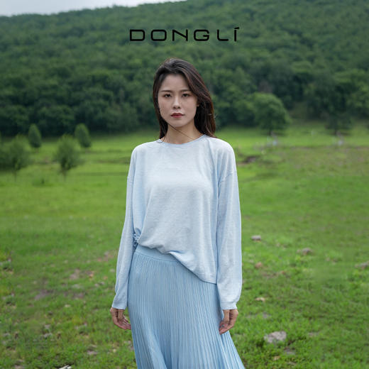 东黎 •  温柔的海风 山羊绒桑蚕丝亚麻女士素色圆领套衫 5274 商品图3