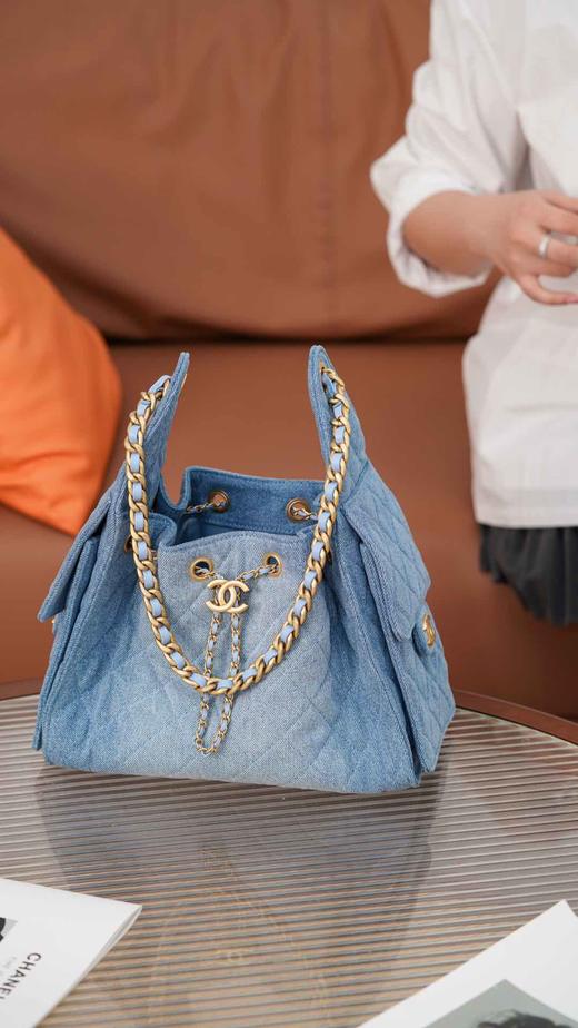 香奈儿25S smaII hobo 抽绳水桶包 牛仔蓝（AH*MM） 商品图5