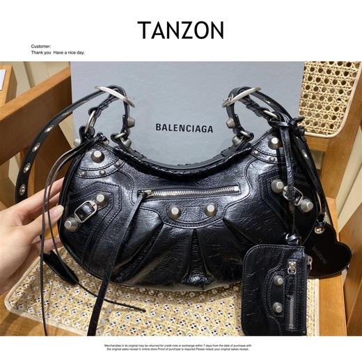 巴黎世家-秋冬新款Le Cagole月牙包机车包，抓皱牛皮制作！（LZ） 商品图1