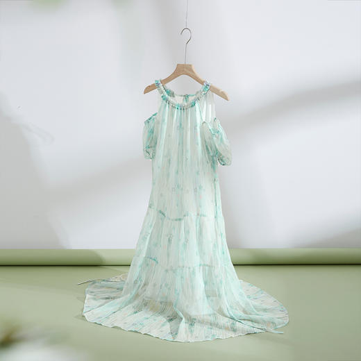 【专属特价】熙世界渐变晕染露肩挂脖连衣裙女夏季新款法式海边度假风漂亮长裙 商品图3
