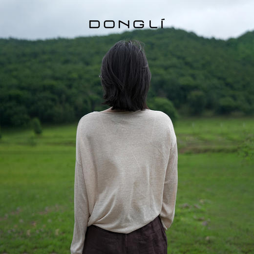 东黎 •  温柔的海风 山羊绒桑蚕丝亚麻女士素色圆领套衫 5274 商品图7