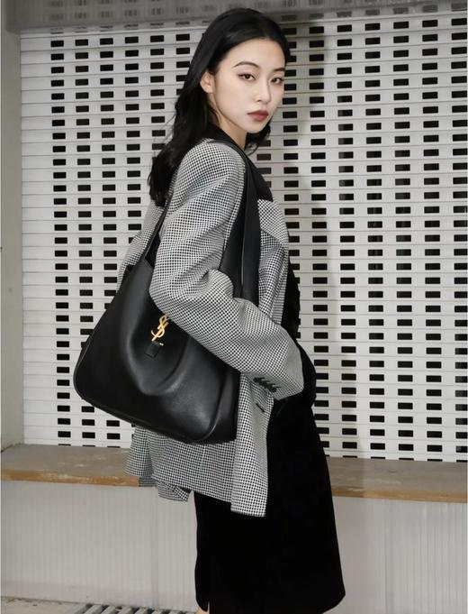 圣罗兰 bea鹿皮hobo托特，务必注意区分鹿皮不是普通牛皮，整只包赢就赢在了皮料上，一包两背，自重很轻出游日常皆可.（LZ）） 商品图8