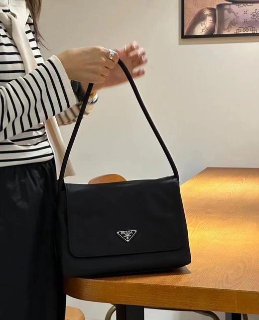 普拉达   经典款翻盖单肩腋下包   （LZ） 商品图4