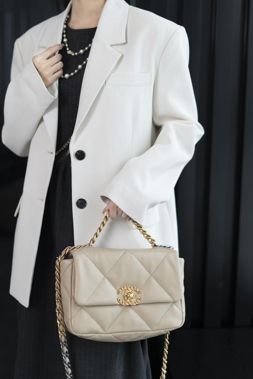 CHANEL香奈儿 19Bag 金扣翻盖双链条 羊皮 单肩斜挎包 小号 （LZ*MM） 商品图8