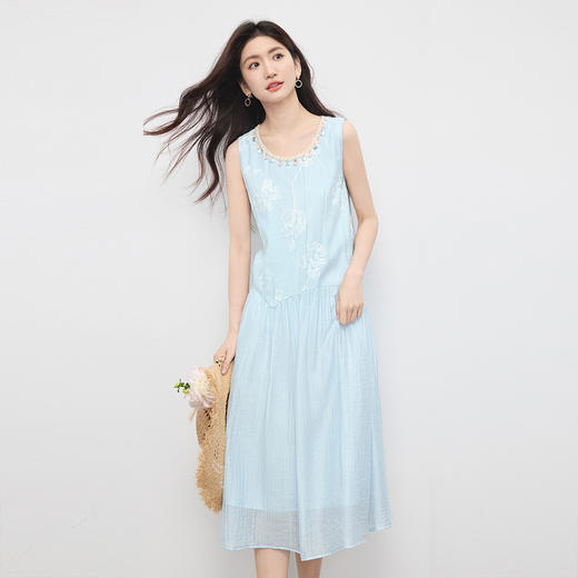 【专属特价】熙世界波西米亚无袖背心连衣裙女夏季高级感海边度假天丝绣花裙子 商品图4