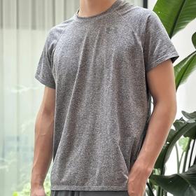 【小舒专属-爆款主推】安德玛89元起👉品牌直发！其中一款一体织工艺织成更加的透气有弹性两侧无侧缝平整贴合更舒适运动起来更自在~252220241