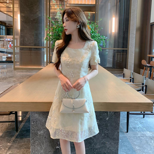 奢姿大码女装2025夏季金线玫瑰刺绣气质连衣裙胖妹妹时尚方领裙子9952890565 商品图2