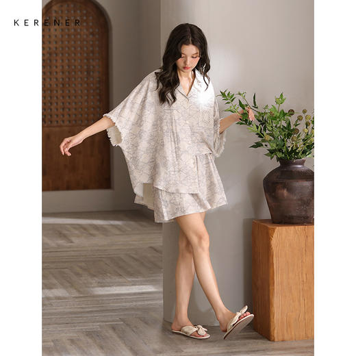 可人儿小众设计泡泡绵女士带胸垫睡衣夏季短袖可外出家居服三件套 商品图2