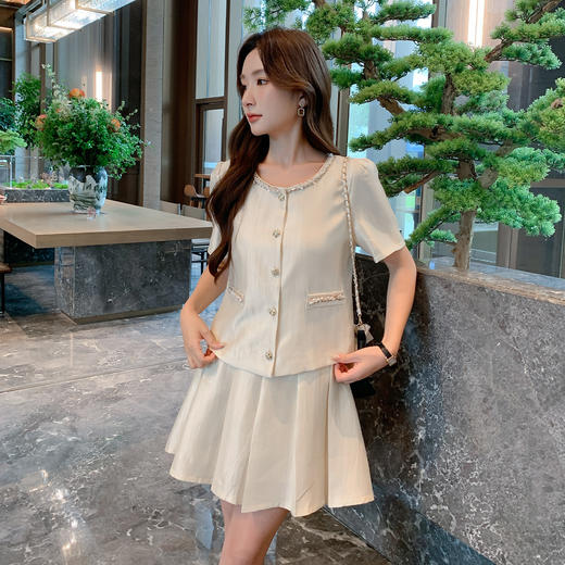 奢姿大码女装2026夏季新款胖妹妹时尚减龄米白色百褶裙两件套装995299065 商品图1